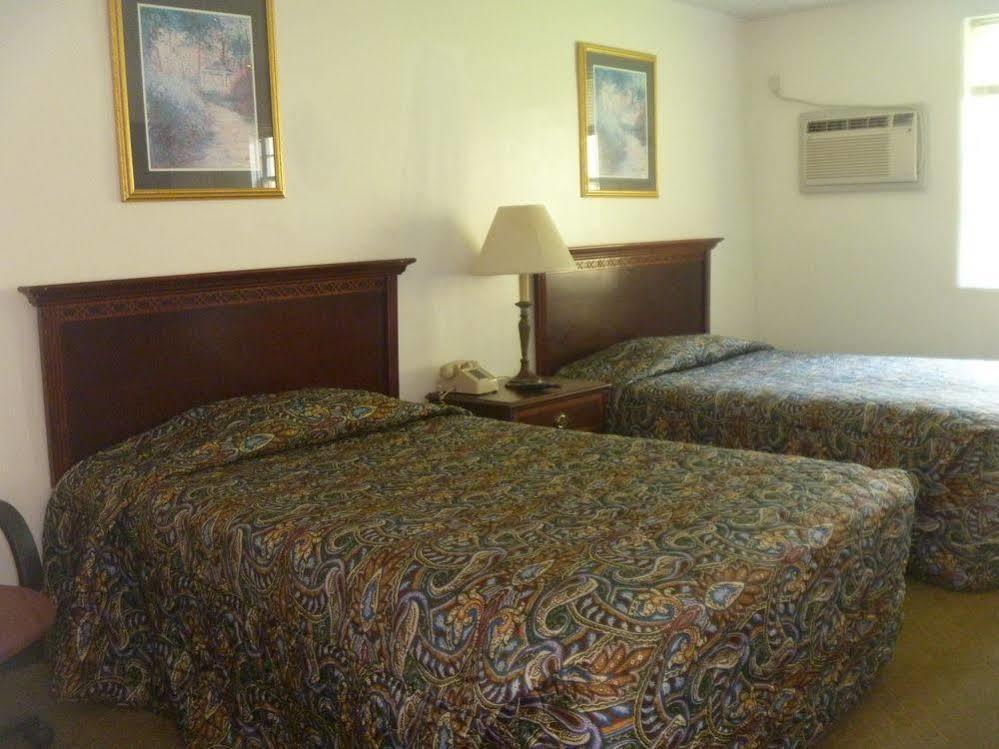 Motel 22 Mapleton Depot Huntingdon Bagian luar foto